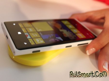 Nokia Lumia 928:      PureView